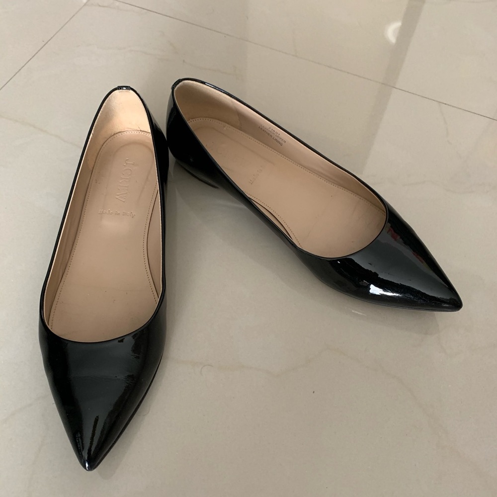 Flat pointy shoes
